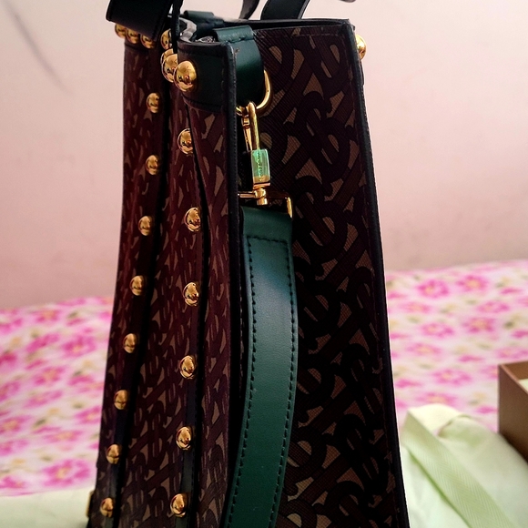 Handbag - Picture 9 of 16